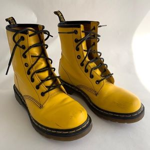 Dr.Martens 8 eyelets yellow boots air cushion sole